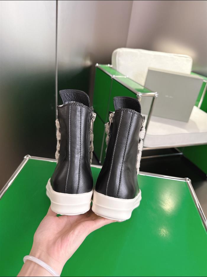 20251128172516215 330